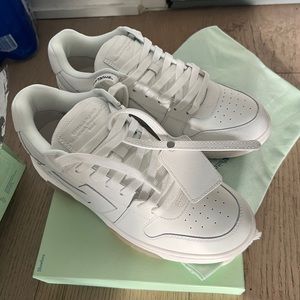 brand new off-withe shoes